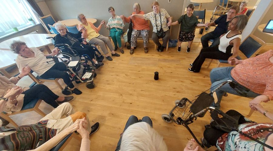 Danse Unifiée adaptée sur chaise pour senior parkinson alzheimer
